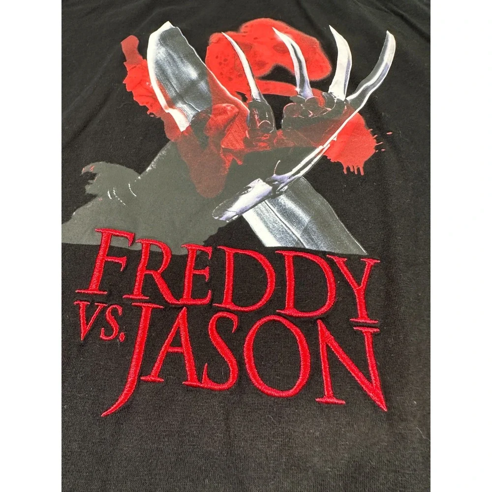 A Nightmare Freddy VS. Jason T-Shirt Men Small Black Logo Graphic Print Pullover - Picture 4 of 7